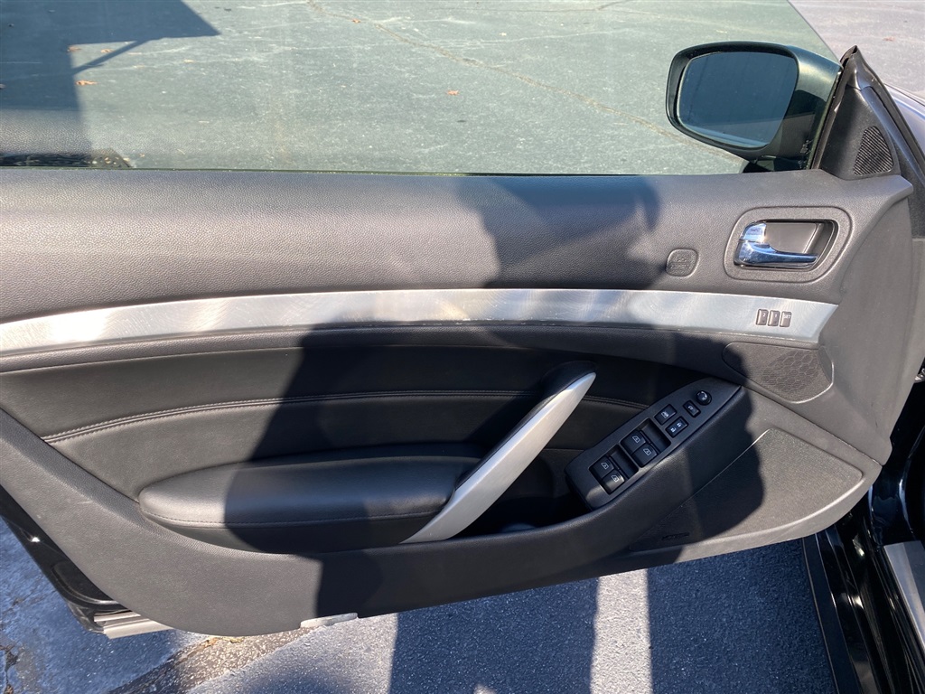 2013 Infiniti Legend photo