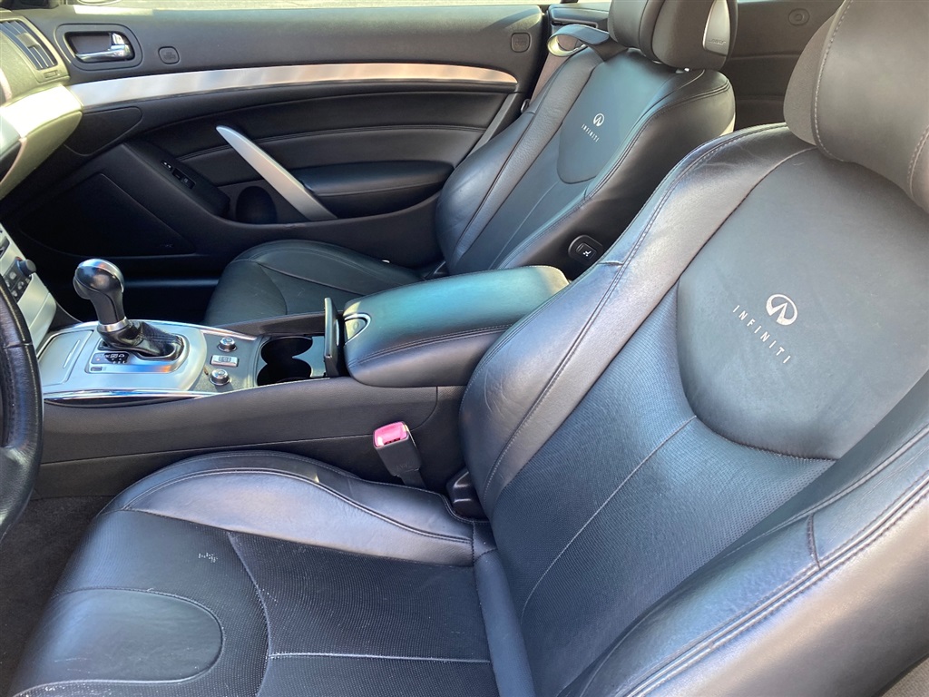 2013 Infiniti Legend photo