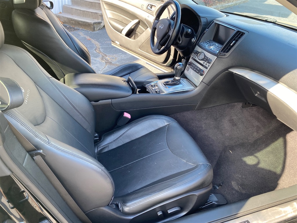 2013 Infiniti Legend photo