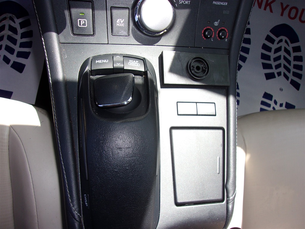 2011 Lexus CT 200h photo