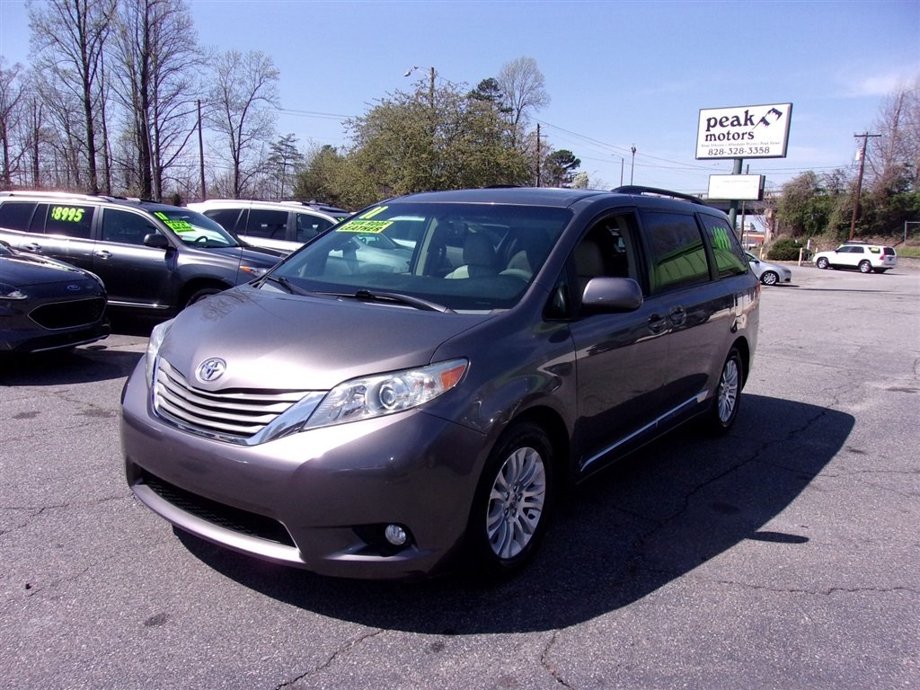 2011 Toyota Sienna XLE 8-Passenger