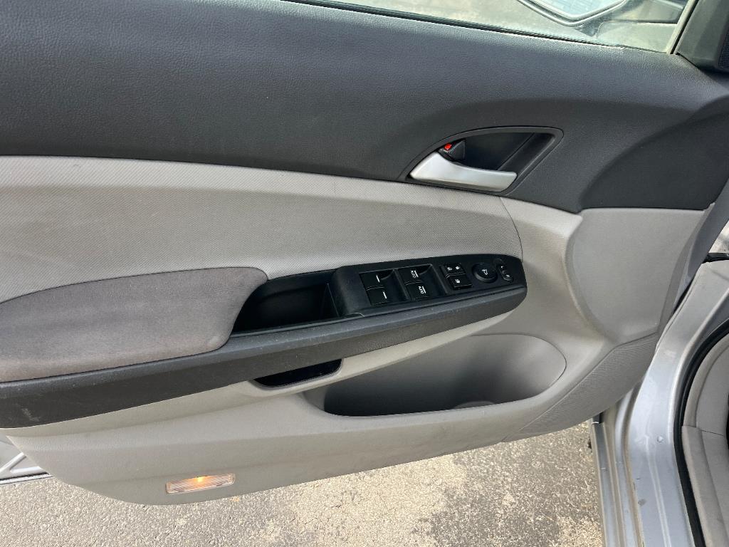 2009 Honda Accord LX-P photo
