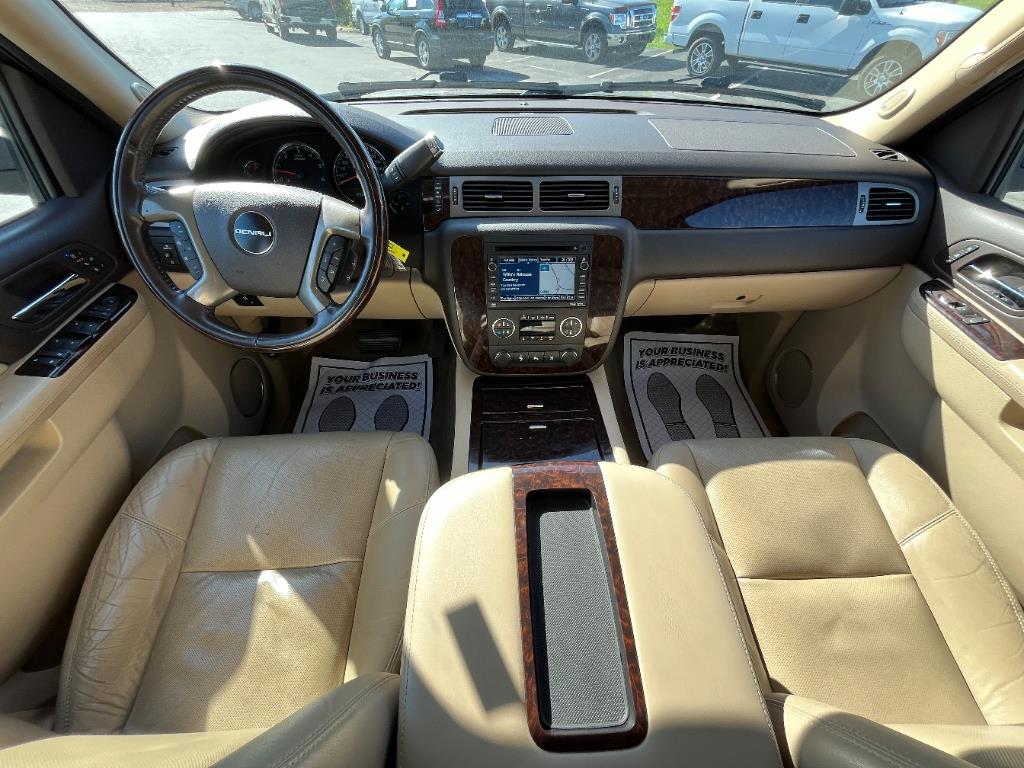 2011 GMC Yukon XL Denali photo