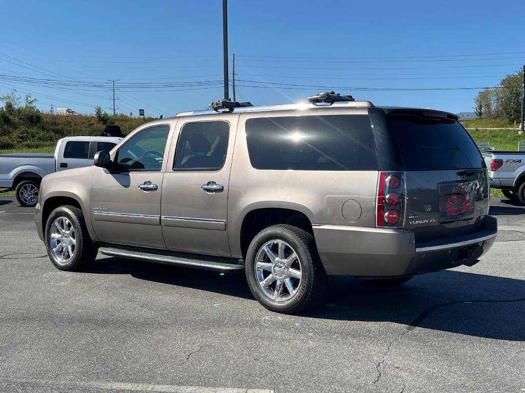 2011 GMC Yukon XL Denali photo