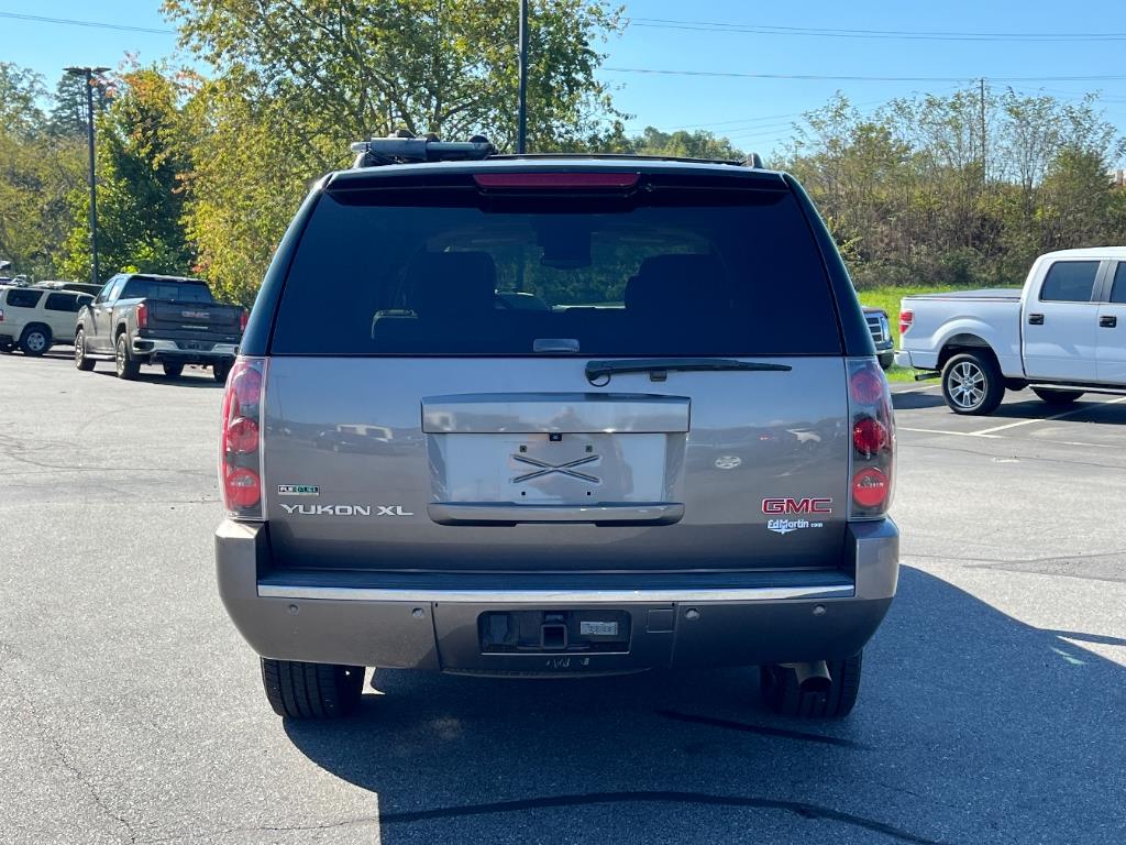 2011 GMC Yukon XL Denali photo