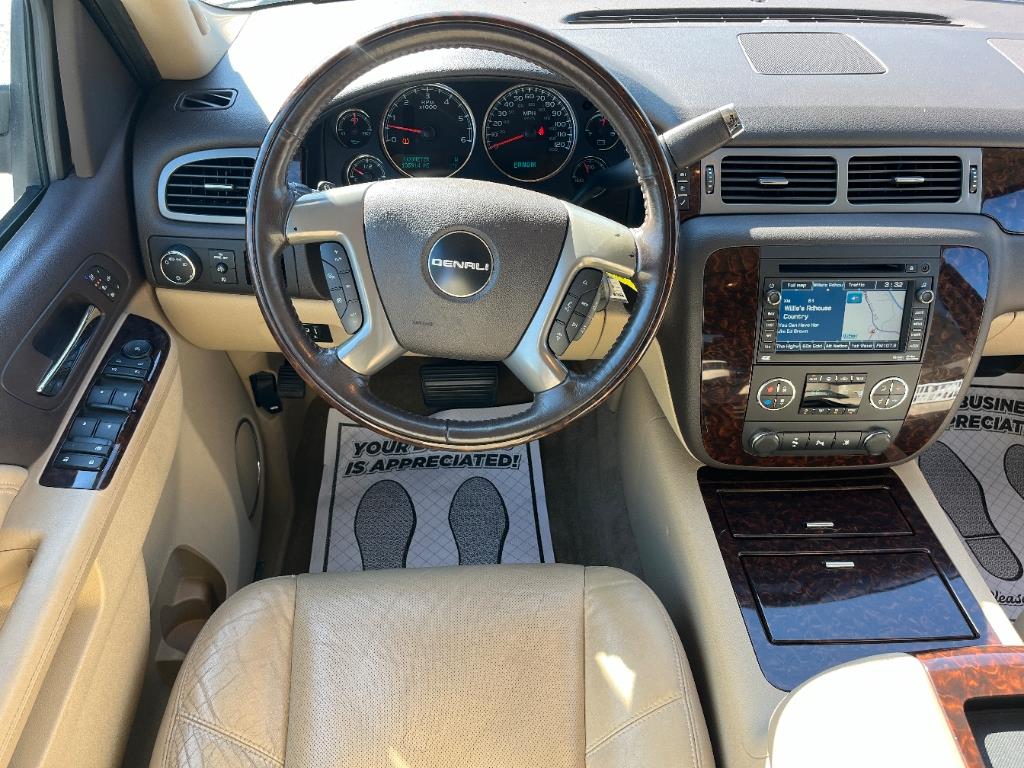 2011 GMC Yukon XL Denali photo