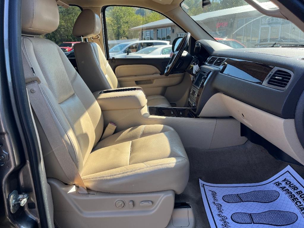 2011 GMC Yukon XL Denali photo