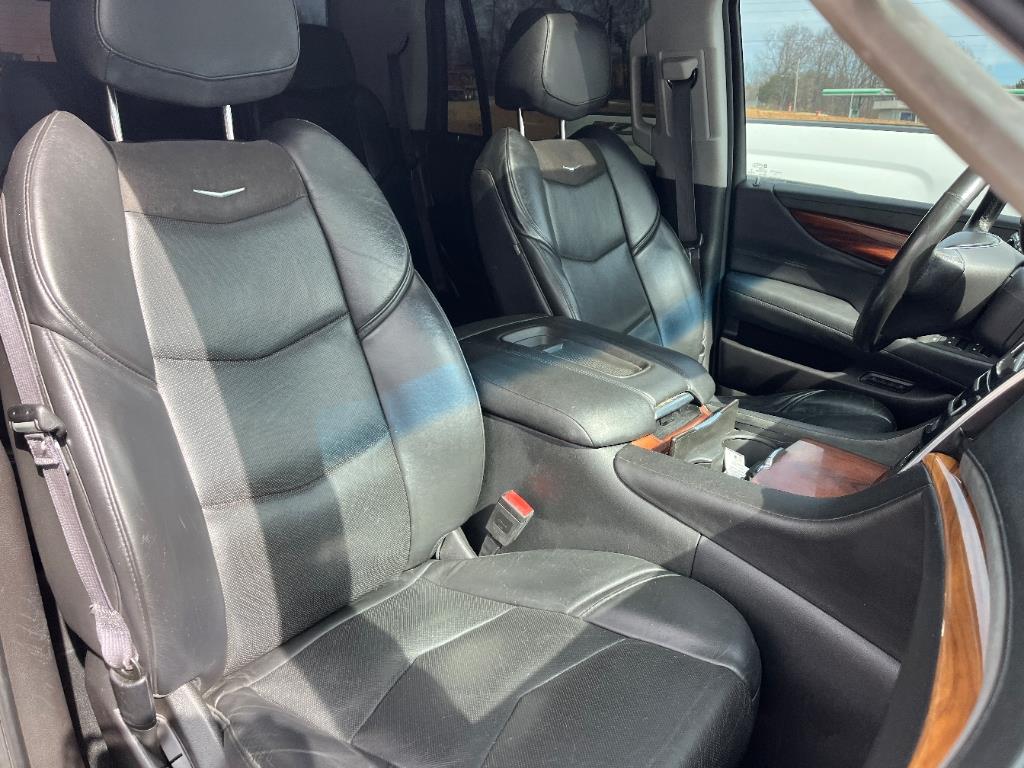 2015 Cadillac Escalade Luxury photo