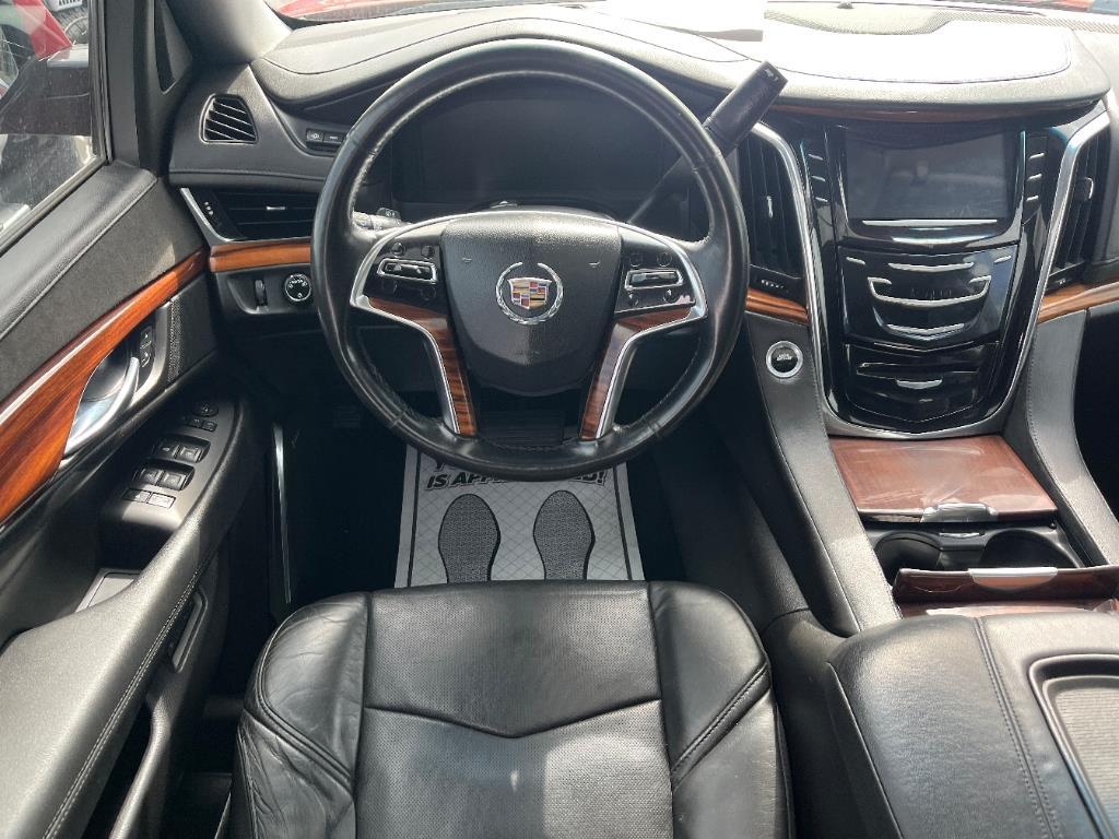 2015 Cadillac Escalade Luxury photo