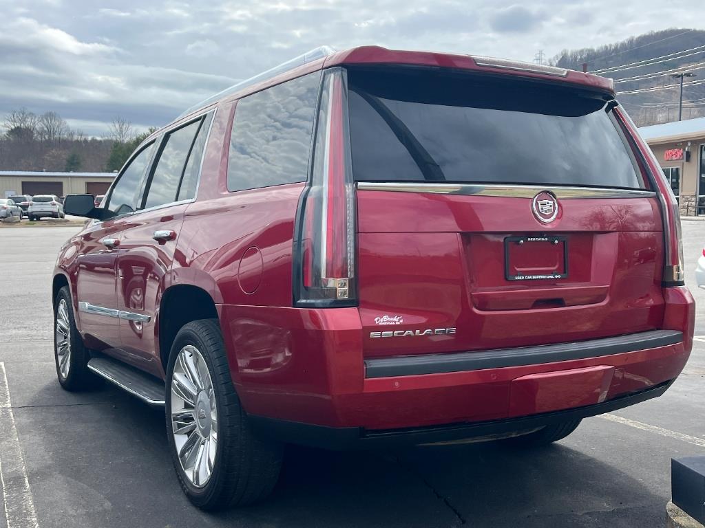 2015 Cadillac Escalade Luxury photo