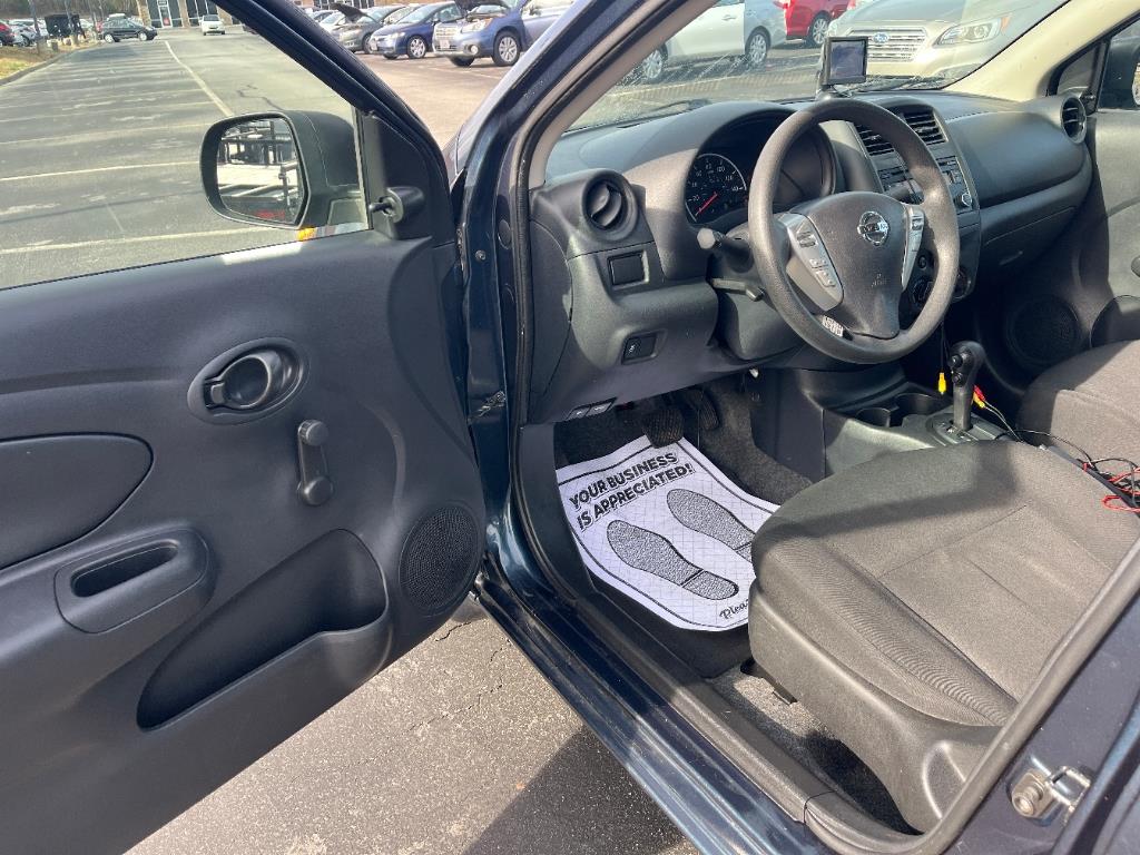 2015 Nissan Versa 1.6 S photo