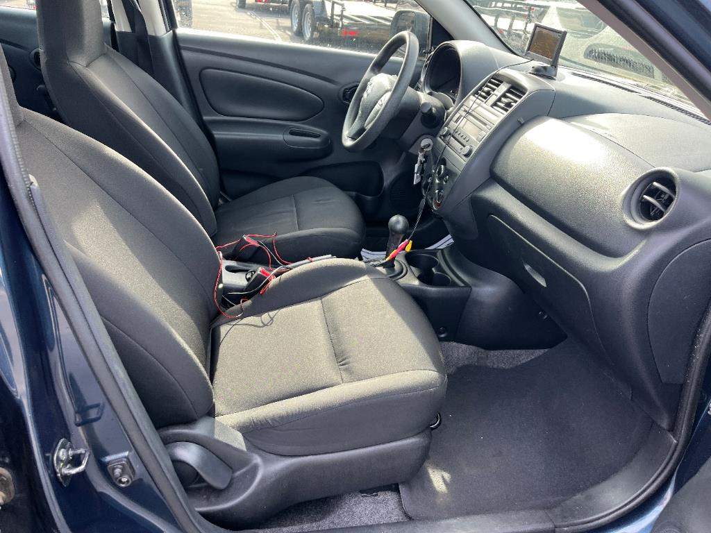 2015 Nissan Versa 1.6 S photo