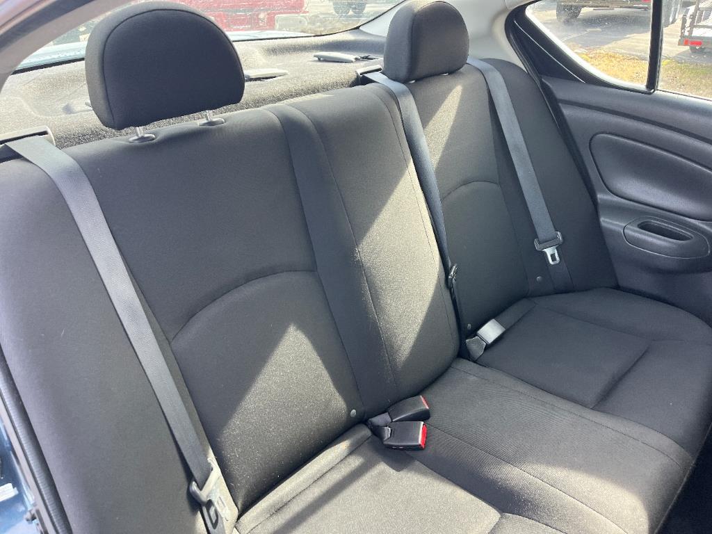 2015 Nissan Versa 1.6 S photo