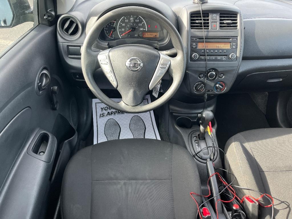 2015 Nissan Versa 1.6 S photo