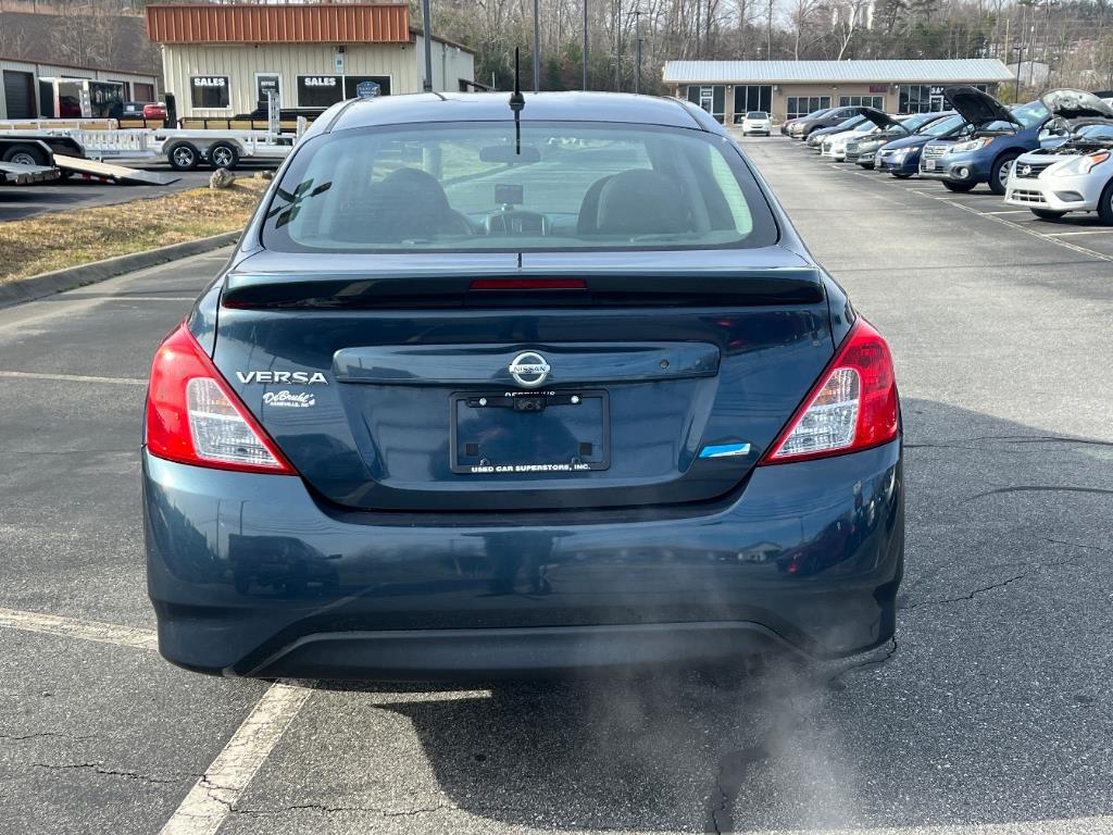 2015 Nissan Versa 1.6 S photo