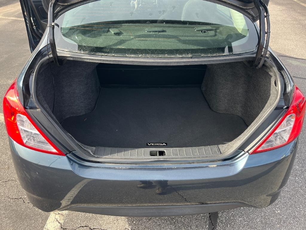 2015 Nissan Versa 1.6 S photo