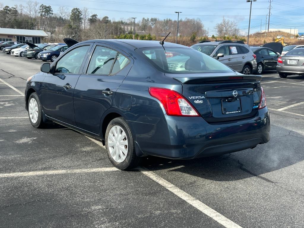 2015 Nissan Versa 1.6 S photo