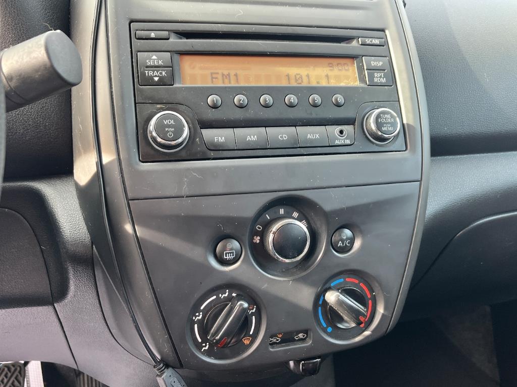 2015 Nissan Versa 1.6 S photo