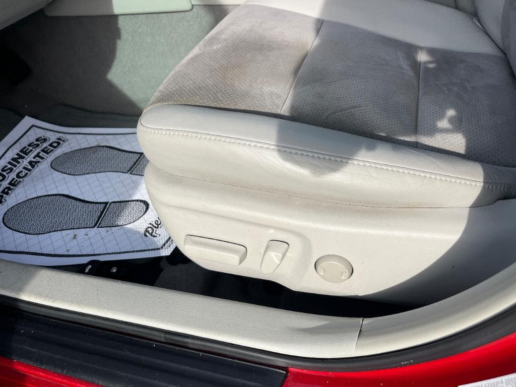 2012 Toyota Camry Hybrid LE photo