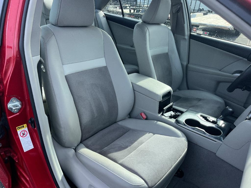 2012 Toyota Camry Hybrid LE photo