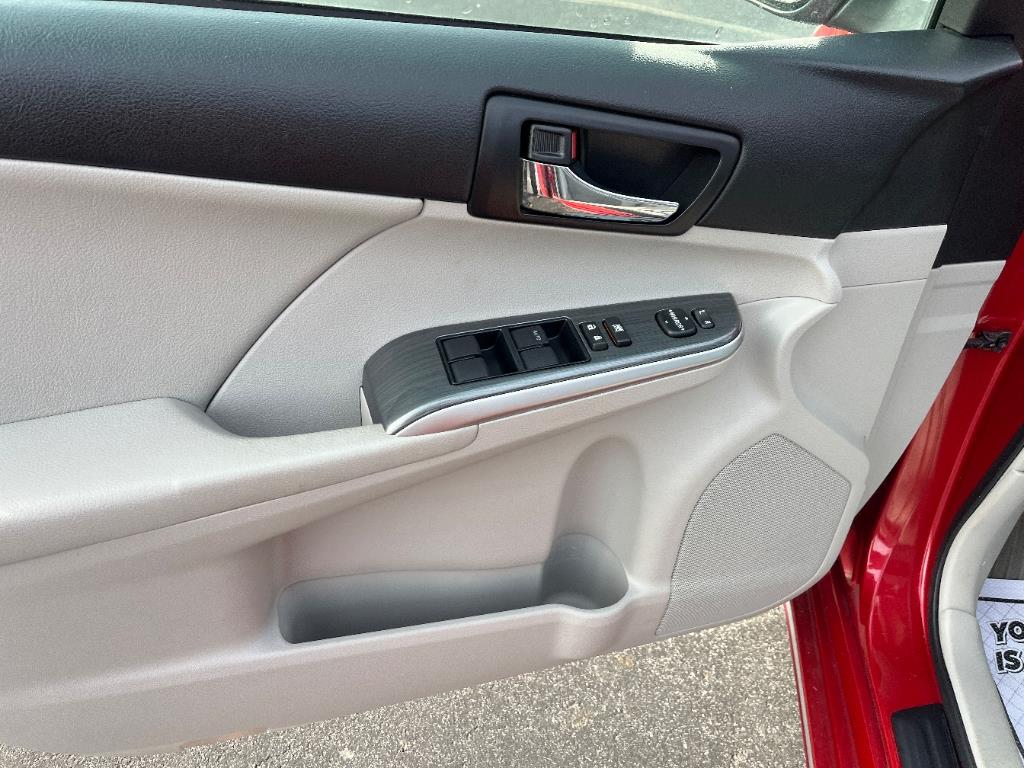 2012 Toyota Camry Hybrid LE photo