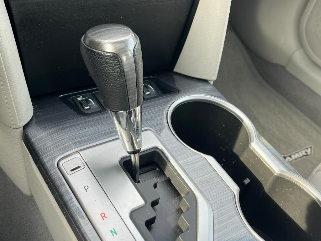 2012 Toyota Camry Hybrid LE photo