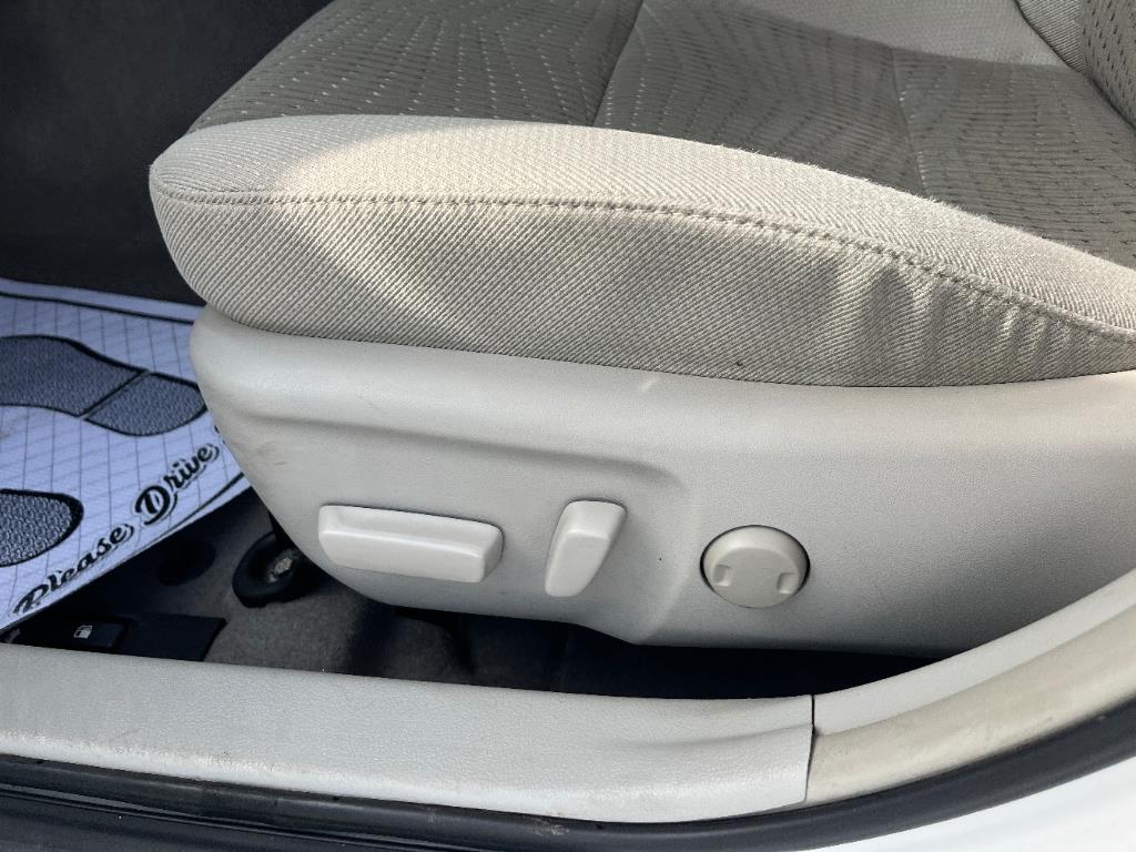 2012 Toyota Camry Hybrid LE photo