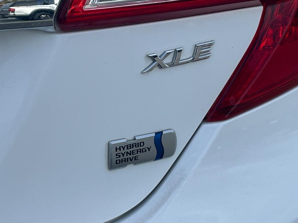 2012 Toyota Camry Hybrid LE photo