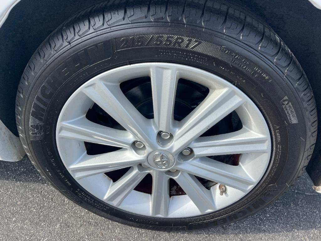 2012 Toyota Camry Hybrid LE photo