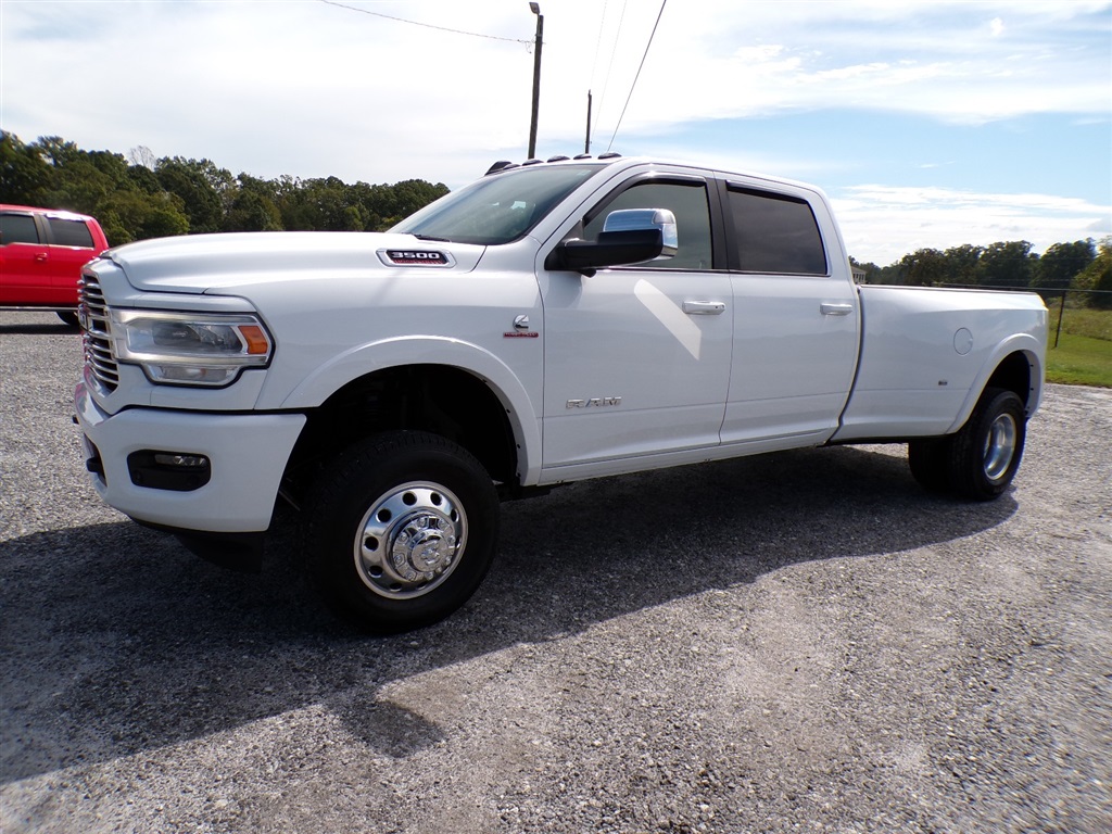 RAM3500 LARAMIE13