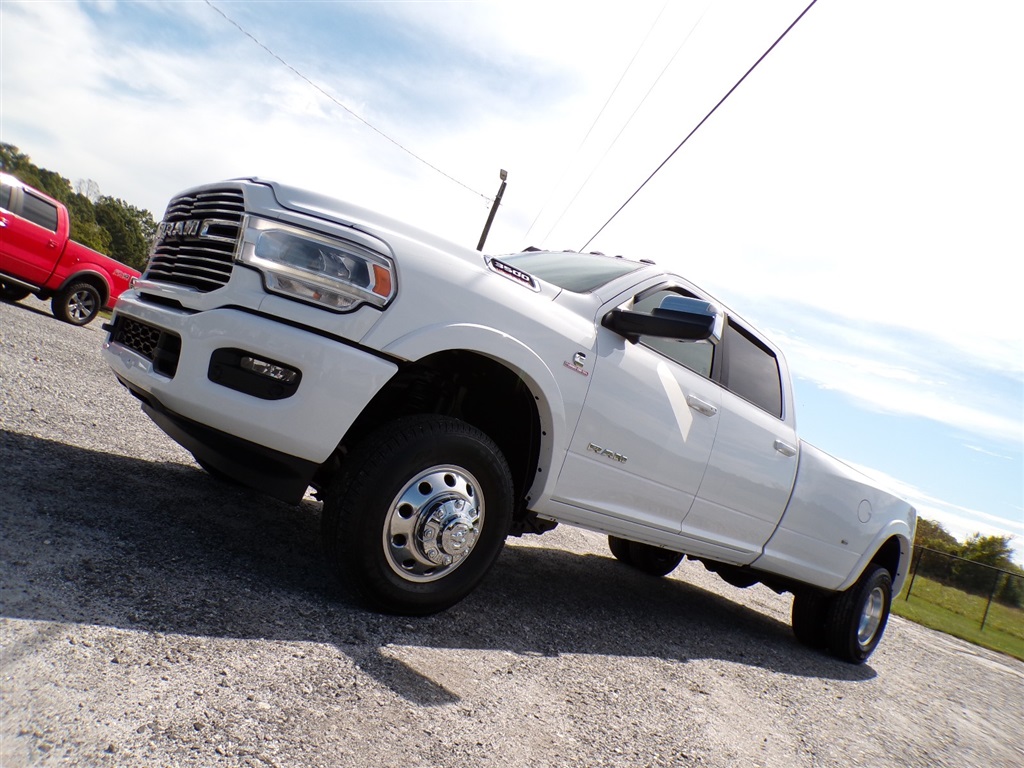 RAM3500 LARAMIE33