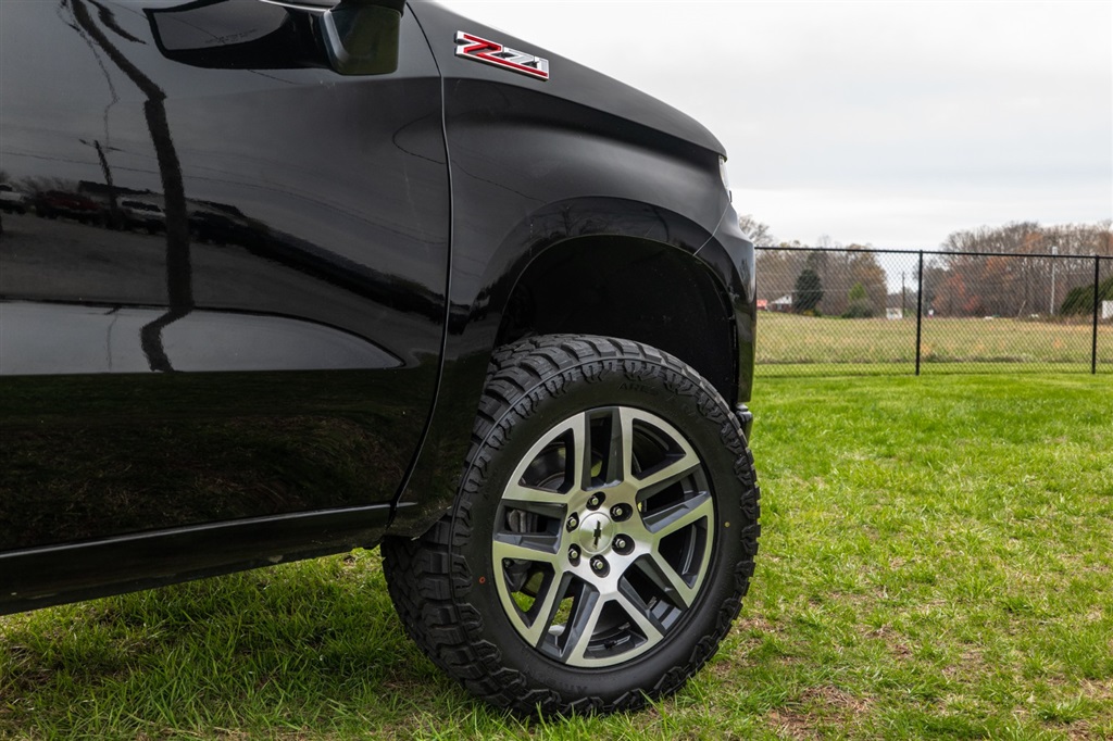 ChevroletSilverado 1500 LT Trail Boss Crew Cab 4WD14
