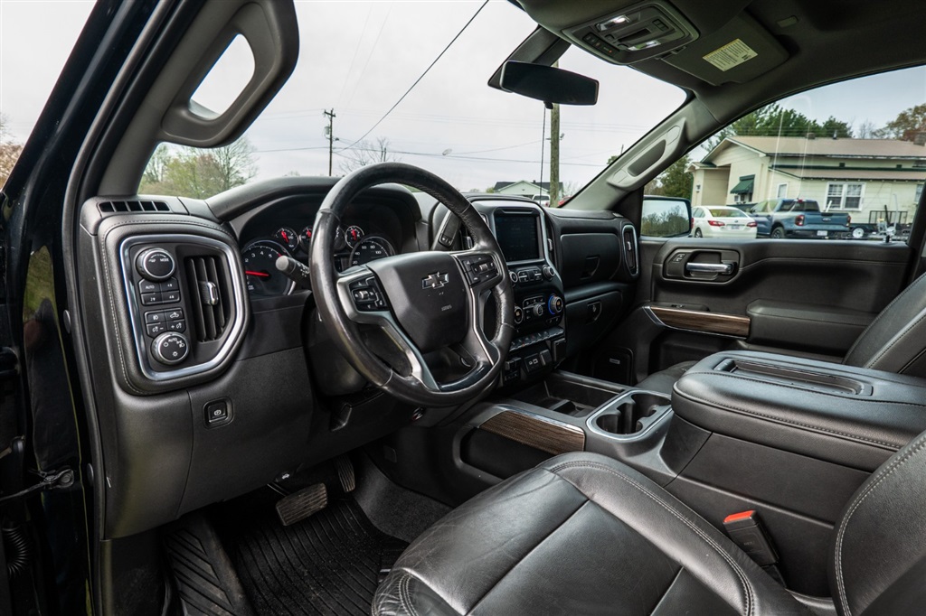 ChevroletSilverado 1500 LT Trail Boss Crew Cab 4WD15