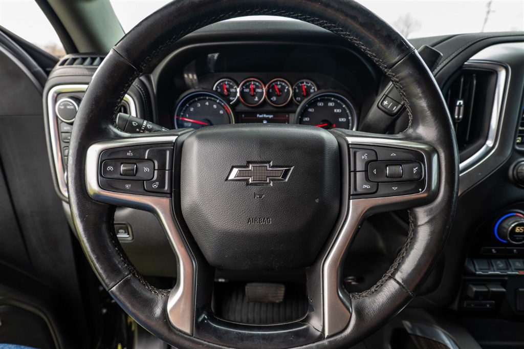 ChevroletSilverado 1500 LT Trail Boss Crew Cab 4WD23