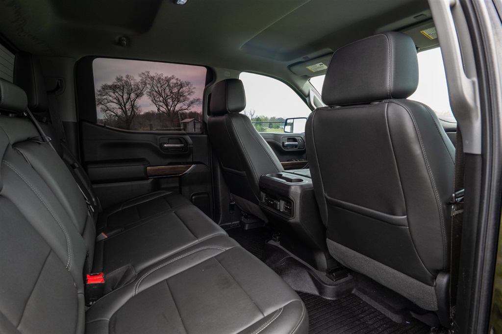 ChevroletSilverado 1500 LT Trail Boss Crew Cab 4WD33