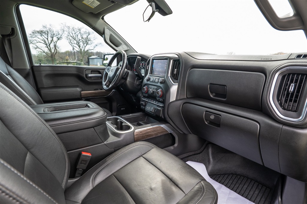 ChevroletSilverado 1500 LT Trail Boss Crew Cab 4WD36