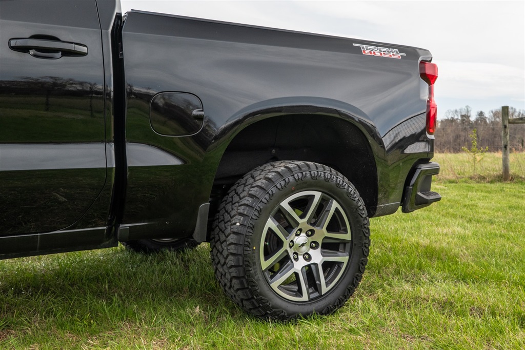 ChevroletSilverado 1500 LT Trail Boss Crew Cab 4WD8