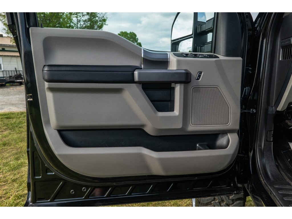 FordF-250 SD XLT Crew Cab 4WD14