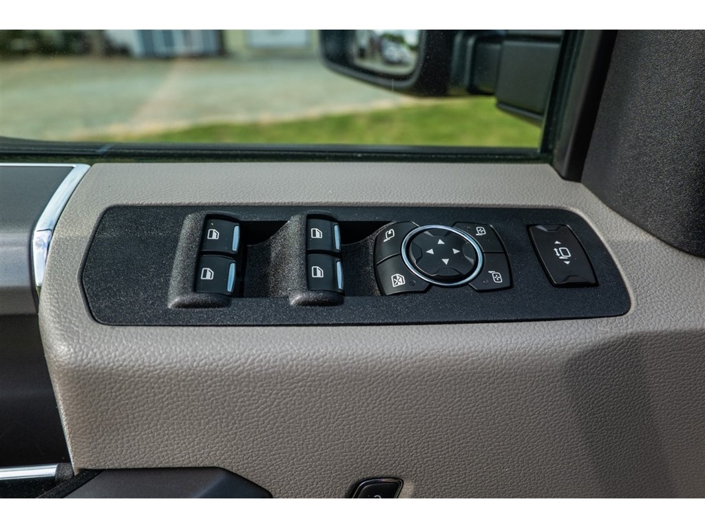 FordF-250 SD XLT Crew Cab 4WD15