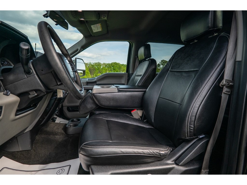 FordF-250 SD XLT Crew Cab 4WD16
