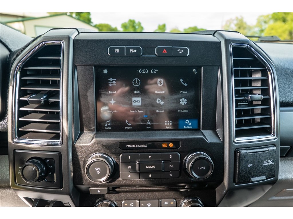 FordF-250 SD XLT Crew Cab 4WD21