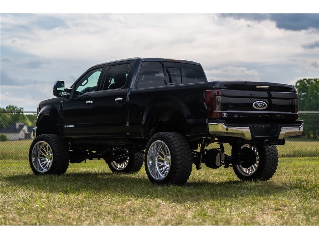 FordF-250 SD XLT Crew Cab 4WD3