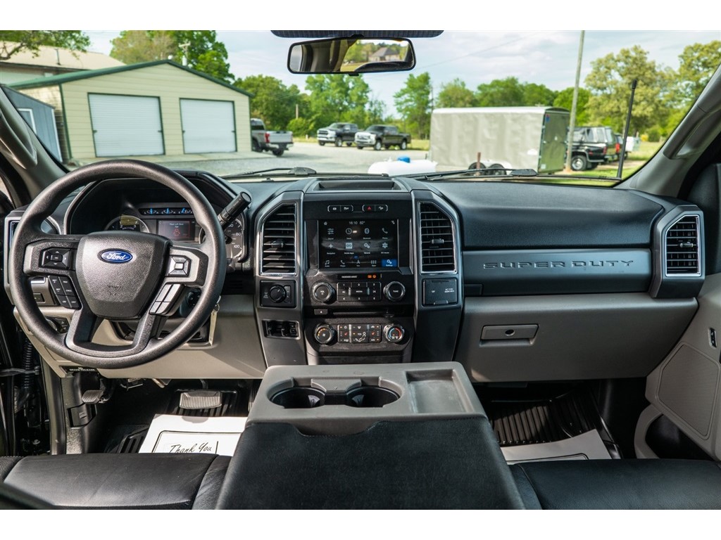 FordF-250 SD XLT Crew Cab 4WD30