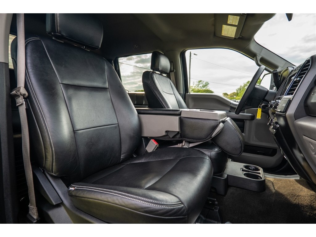 FordF-250 SD XLT Crew Cab 4WD36
