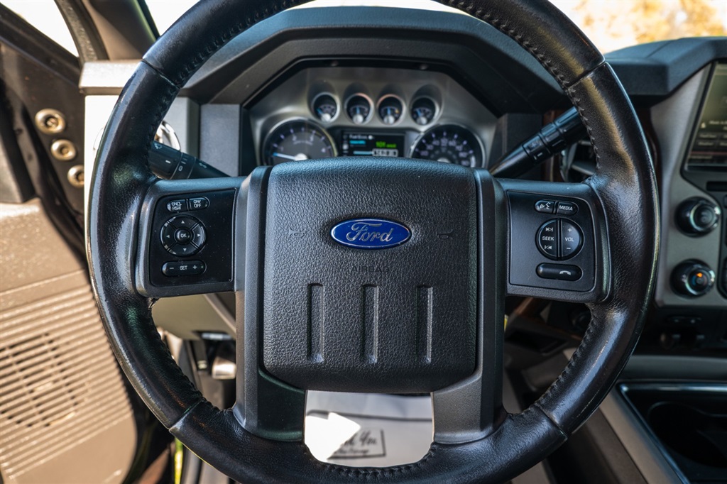 FordF-250 SD Lariat Crew Cab 4WD18