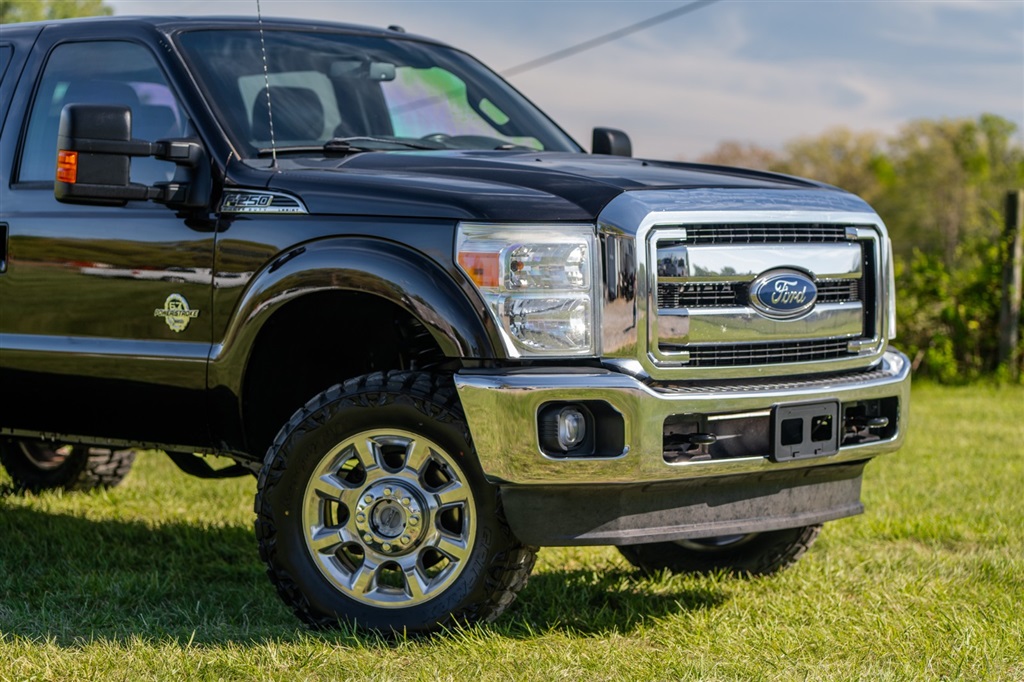 FordF-250 SD Lariat Crew Cab 4WD3