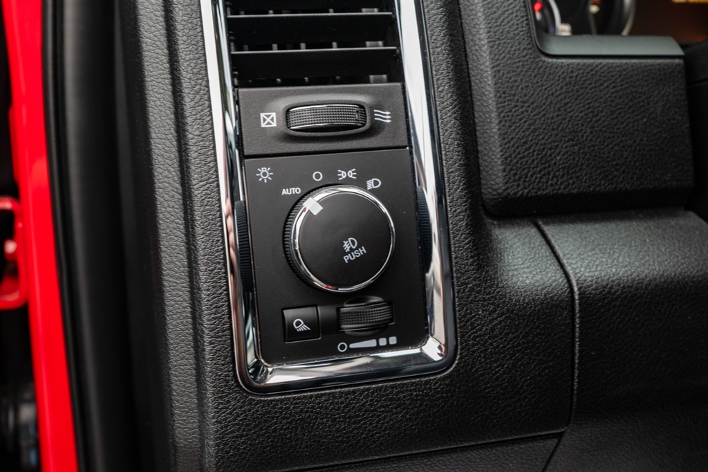 RAM2500 Laramie Crew Cab SWB 4WD14