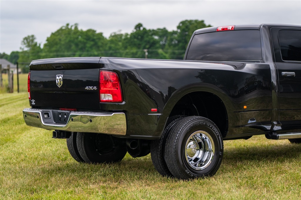 RAM3500 Tradesman Crew Cab 4WD DRW10