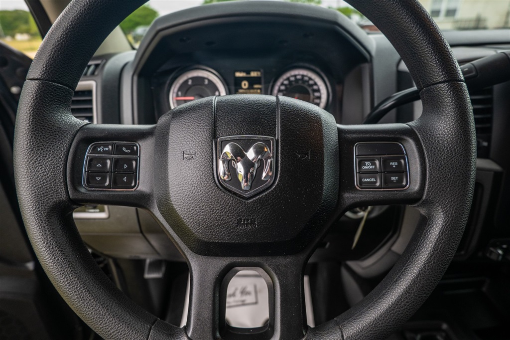 RAM3500 Tradesman Crew Cab 4WD DRW15