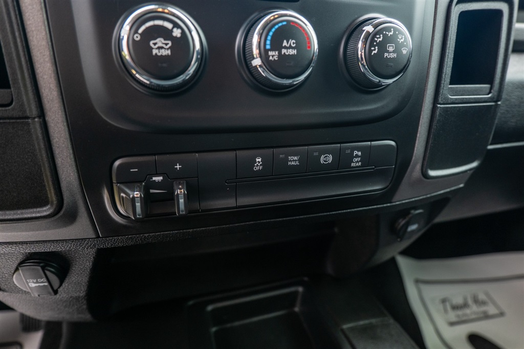 RAM3500 Tradesman Crew Cab 4WD DRW19